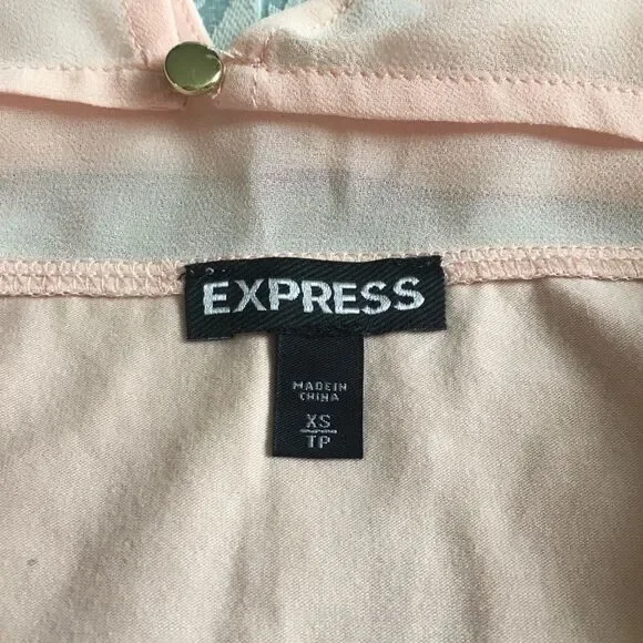 NWT Express blouse  - Picture 5 of 6